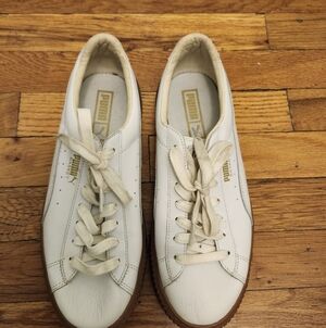 Puma Basket Platform Sneakers White Gum Sole Leather Low Top Size US 9 EU 40